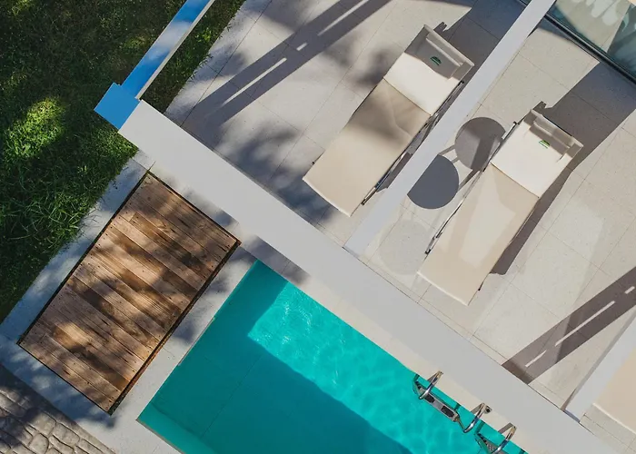 Tsilivi (Zakynthos) hotels near Cretan Safari Land Rover Experience